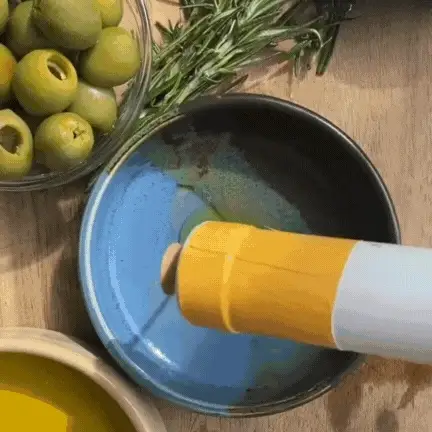 Kosterina Garlic Olive Oil - Image 2